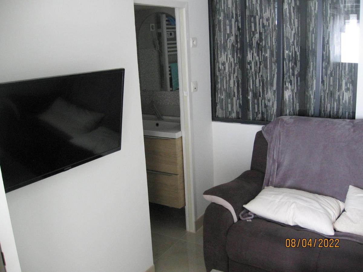 Appartement Avec Chambre En Mezzanine Rognac Exterior foto