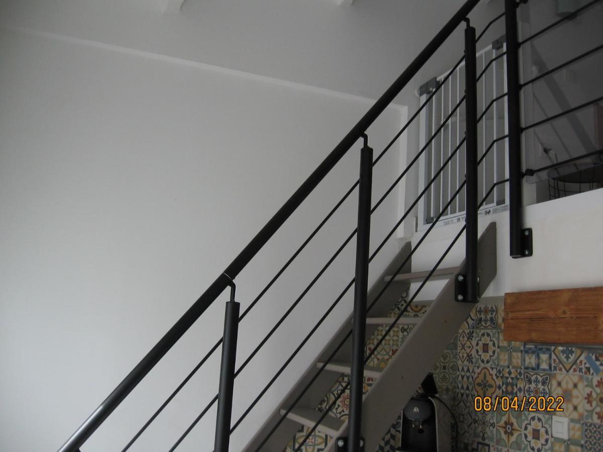 Appartement Avec Chambre En Mezzanine Rognac Exterior foto