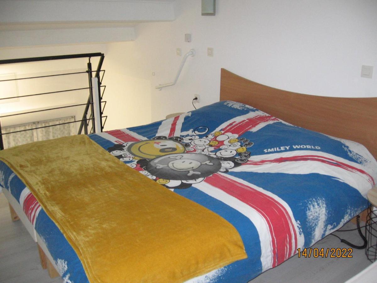 Appartement Avec Chambre En Mezzanine Rognac Exterior foto